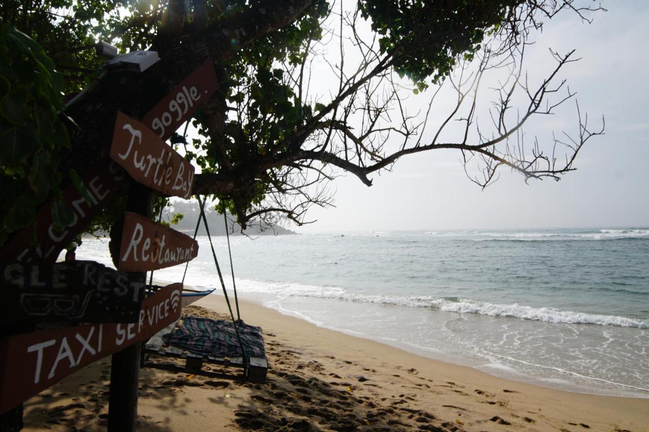 Turtle Bay Beach Resort Mirissa Eksteriør bilde
